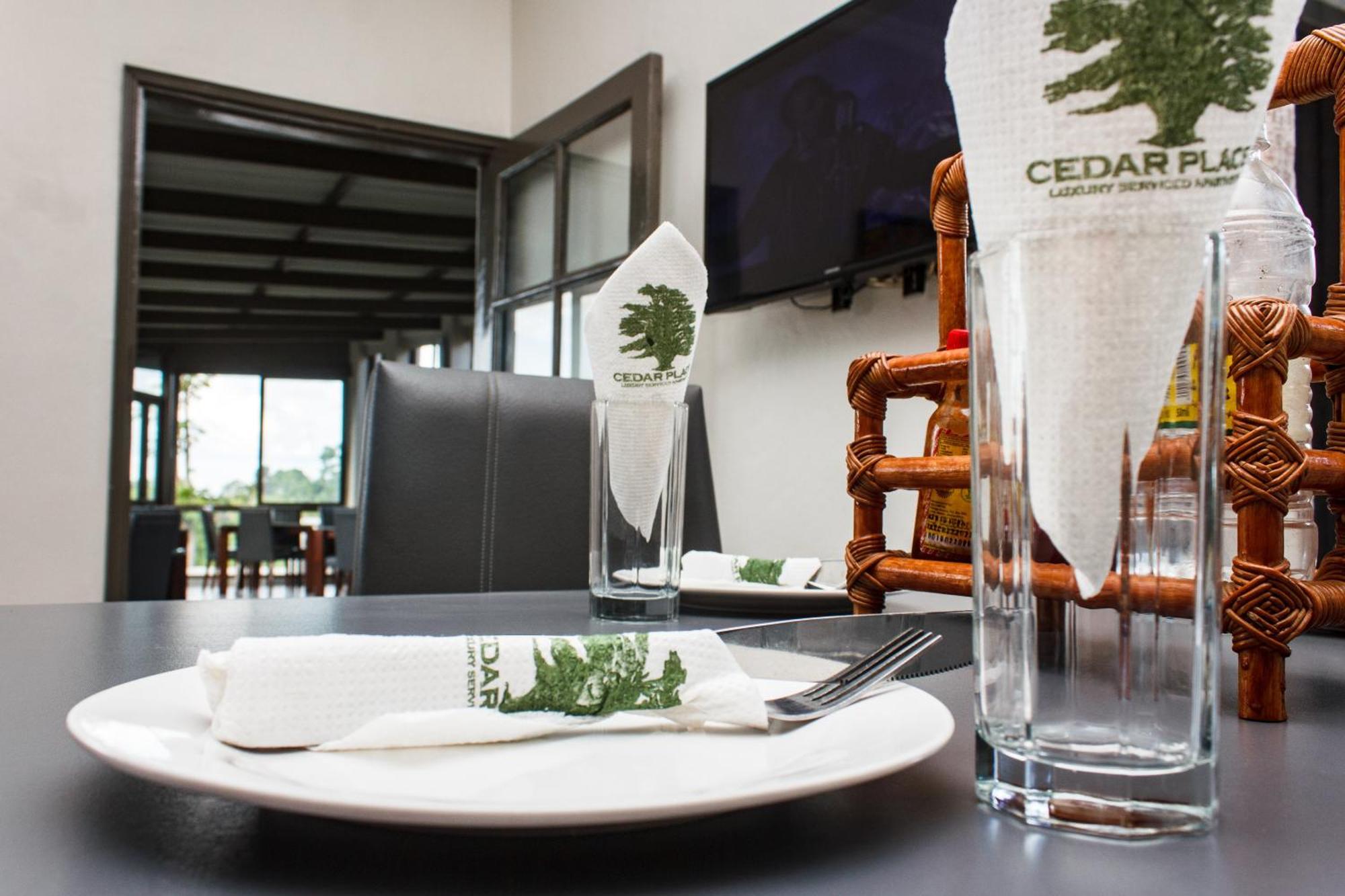Cedar Place Limited Блантайър Екстериор снимка